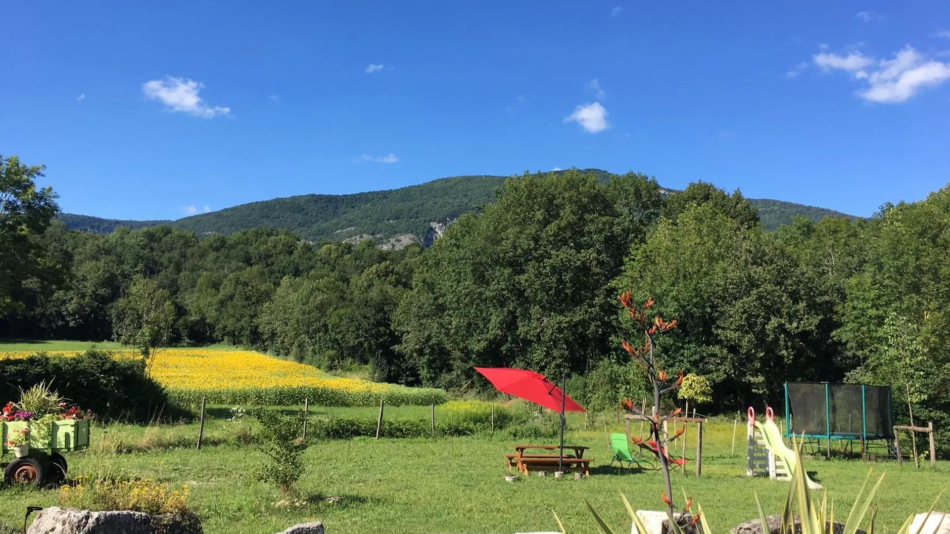 Gite Des Buis De L'Ain Groslee Apartment