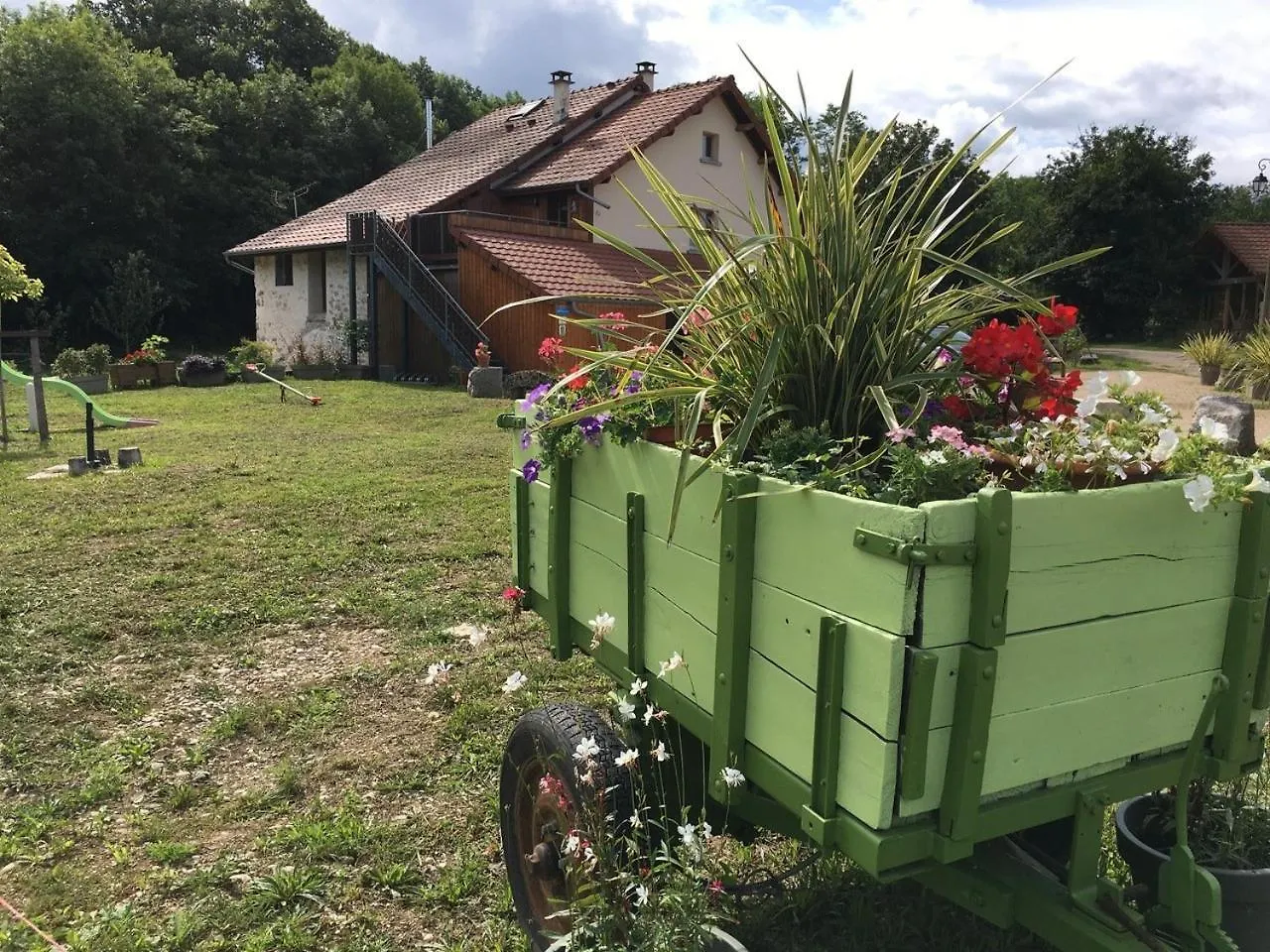 Gite Des Buis De L'Ain Groslee Apartment